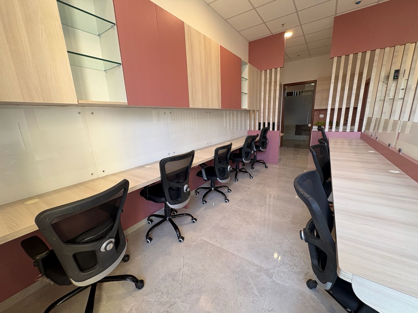Dedicated desks at Saviar coworking space